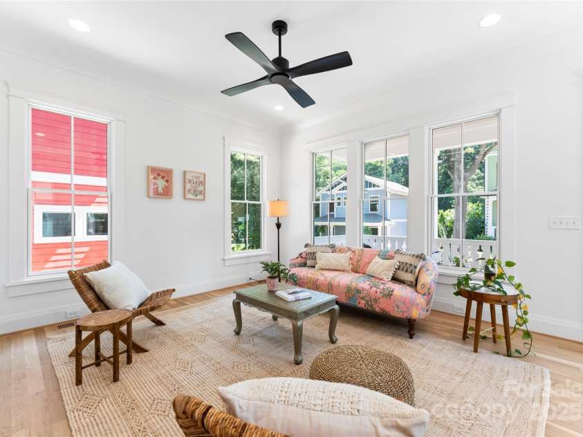 419 Solomon Street, Charlotte, NC 28216.  MLS# CAR4275427, YatesRealty ID 22597. 