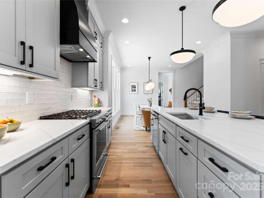 419 Solomon Street, Charlotte, NC 28216.  MLS# CAR4275427, YatesRealty ID 22597. 