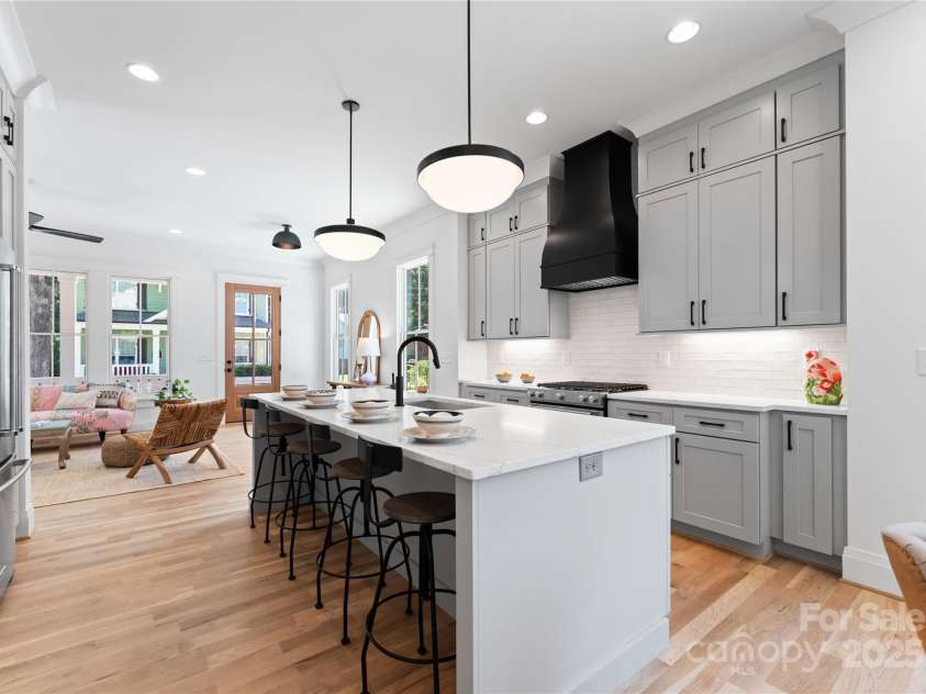 419 Solomon Street, Charlotte, NC 28216.  MLS# CAR4275427, YatesRealty ID 22597. 