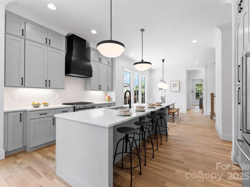 419 Solomon Street, Charlotte, NC 28216.  MLS# CAR4275427, YatesRealty ID 22597. 