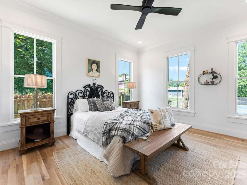 419 Solomon Street, Charlotte, NC 28216.  MLS# CAR4275427, YatesRealty ID 22597. 