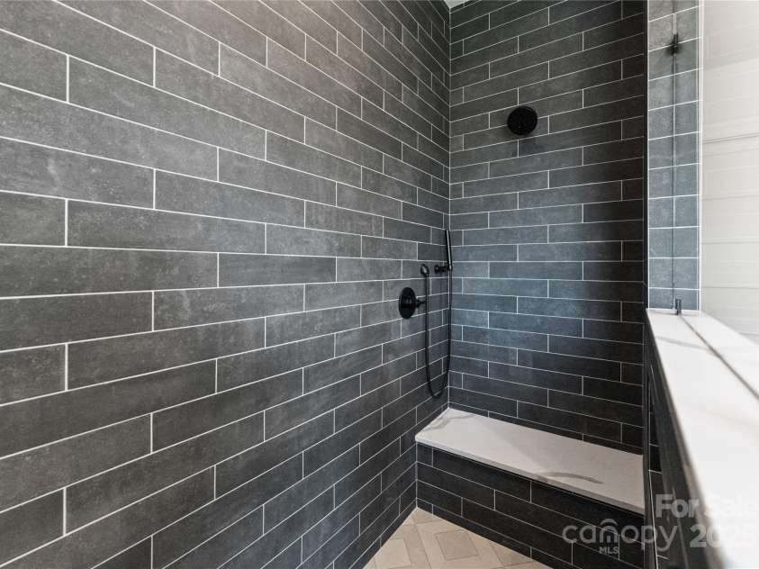 419 Solomon Street, Charlotte, NC 28216.  MLS# CAR4275427, YatesRealty ID 22597. 