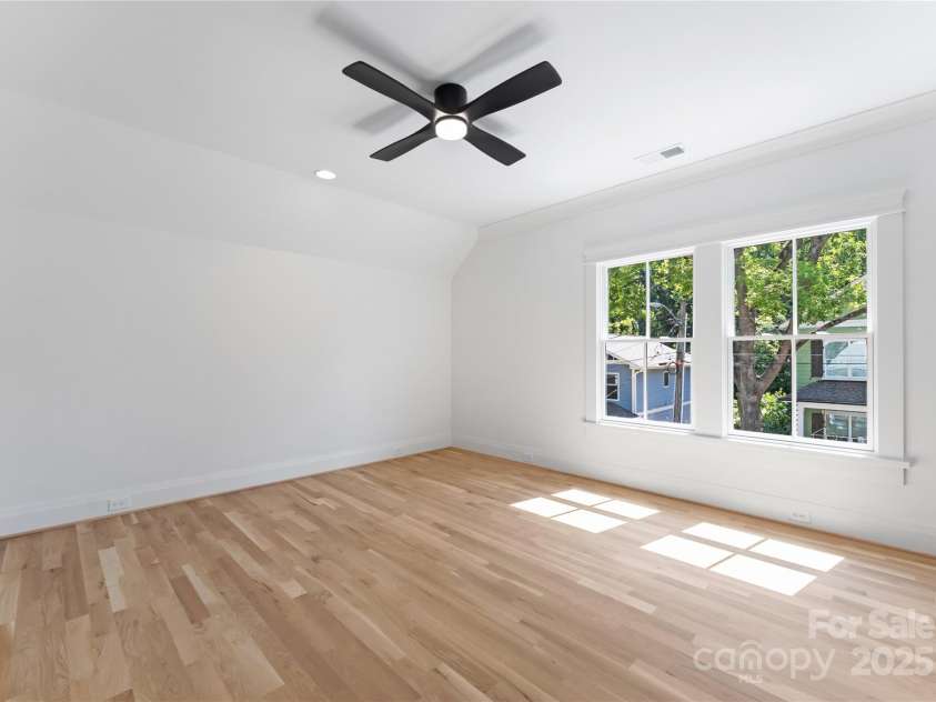 419 Solomon Street, Charlotte, NC 28216.  MLS# CAR4275427, YatesRealty ID 22597. 