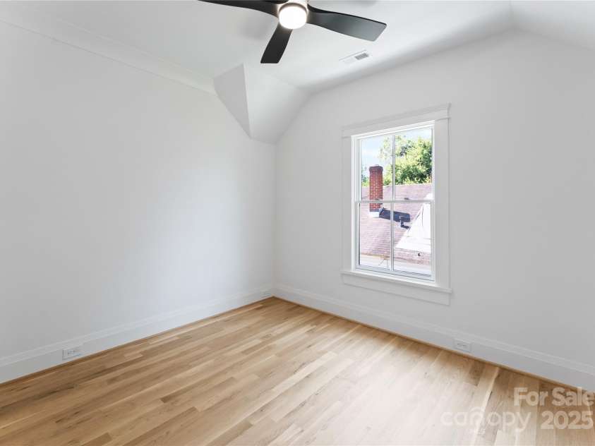 419 Solomon Street, Charlotte, NC 28216.  MLS# CAR4275427, YatesRealty ID 22597. 