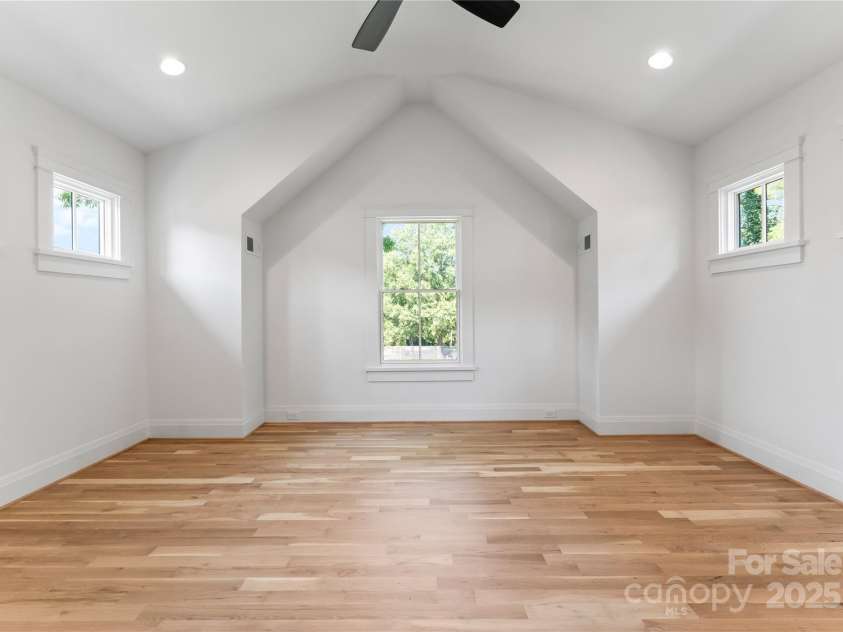 419 Solomon Street, Charlotte, NC 28216.  MLS# CAR4275427, YatesRealty ID 22597. 
