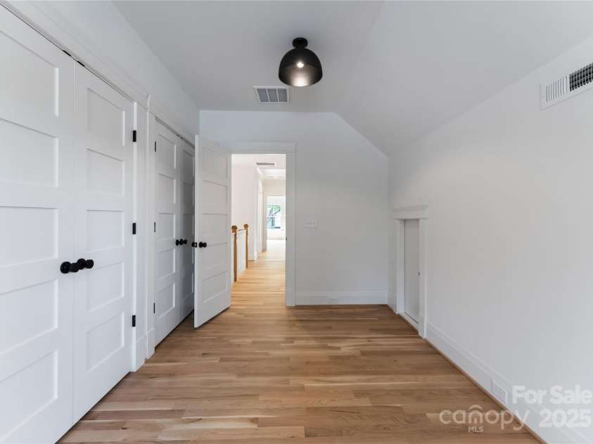 419 Solomon Street, Charlotte, NC 28216.  MLS# CAR4275427, YatesRealty ID 22597. 