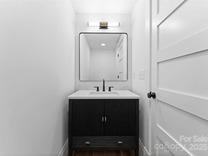 419 Solomon Street, Charlotte, NC 28216.  MLS# CAR4275427, YatesRealty ID 22597. 