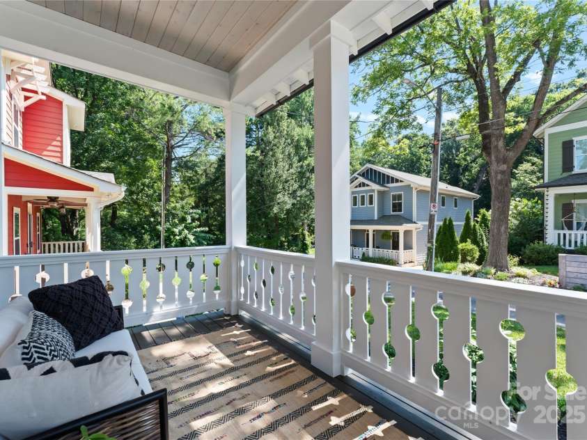 419 Solomon Street, Charlotte, NC 28216.  MLS# CAR4275427, YatesRealty ID 22597. 