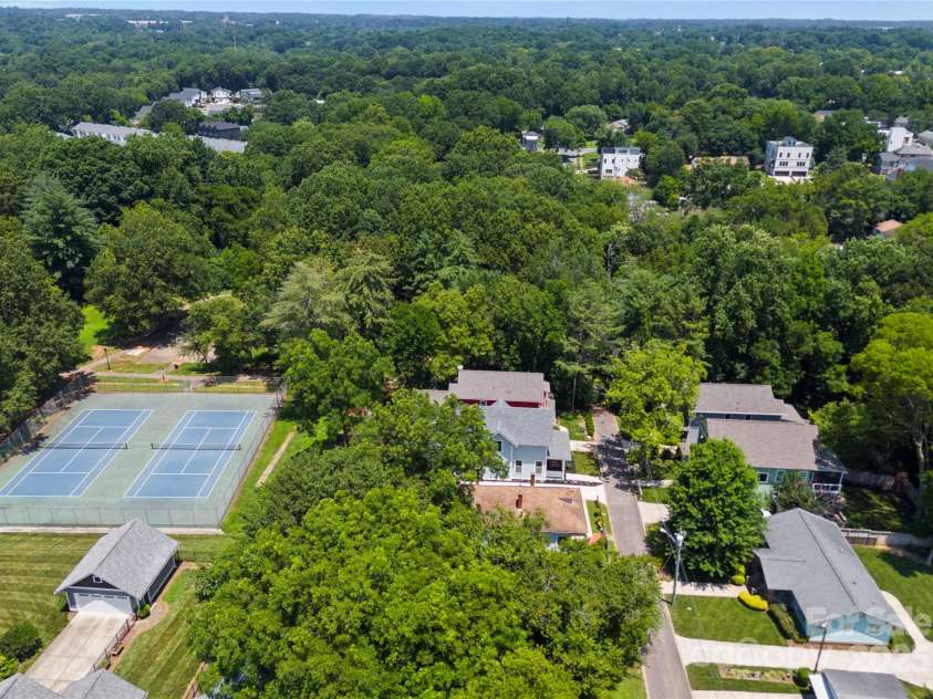 419 Solomon Street, Charlotte, NC 28216.  MLS# CAR4275427, YatesRealty ID 22597. 