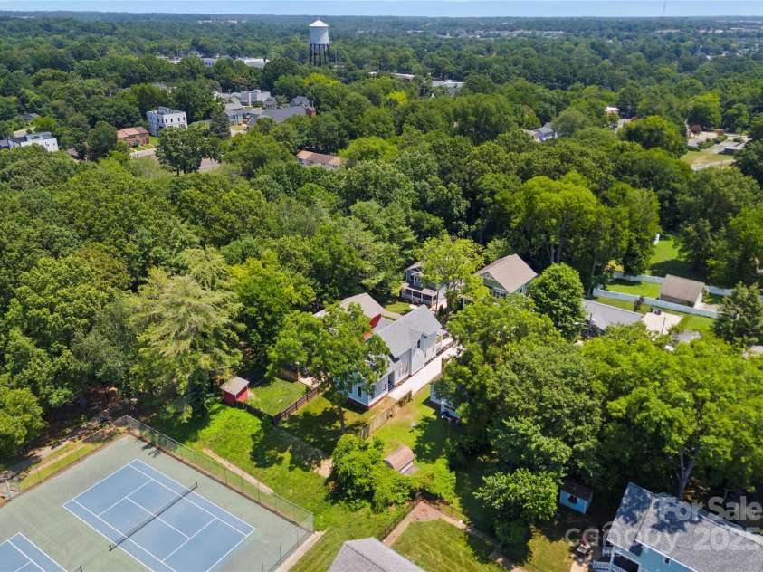 419 Solomon Street, Charlotte, NC 28216.  MLS# CAR4275427, YatesRealty ID 22597. 