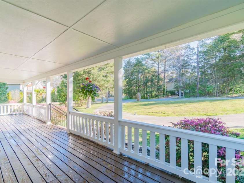 3921 Bon Rea Drive, Charlotte, NC 28226.  MLS# CAR4260621, YatesRealty ID 22598. 