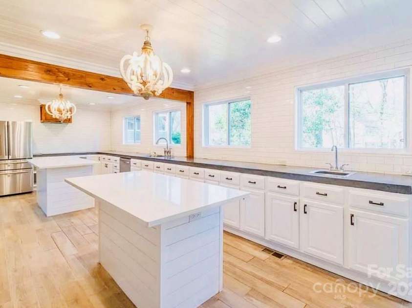 3921 Bon Rea Drive, Charlotte, NC 28226.  MLS# CAR4260621, YatesRealty ID 22598. 