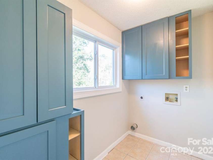 3921 Bon Rea Drive, Charlotte, NC 28226.  MLS# CAR4260621, YatesRealty ID 22598. 