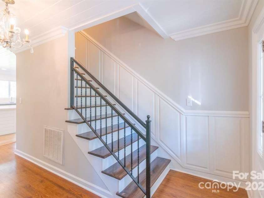 3921 Bon Rea Drive, Charlotte, NC 28226.  MLS# CAR4260621, YatesRealty ID 22598. 