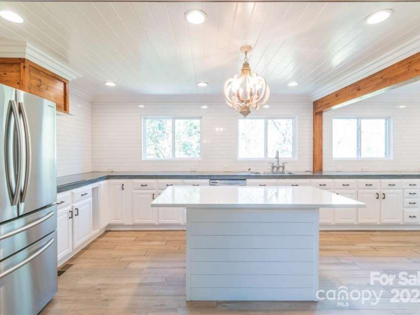 3921 Bon Rea Drive, Charlotte, NC 28226.  MLS# CAR4260621, YatesRealty ID 22598. 