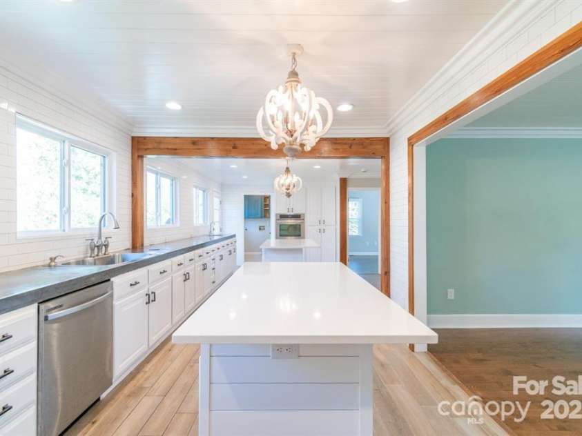 3921 Bon Rea Drive, Charlotte, NC 28226.  MLS# CAR4260621, YatesRealty ID 22598. 