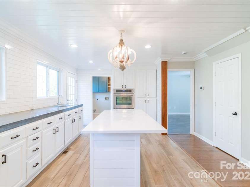 3921 Bon Rea Drive, Charlotte, NC 28226.  MLS# CAR4260621, YatesRealty ID 22598. 