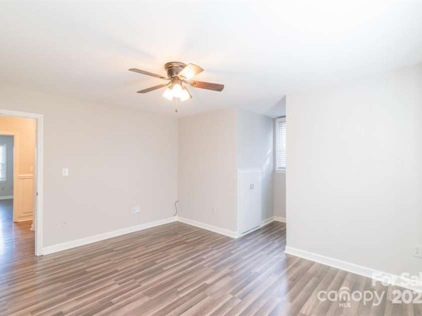 3921 Bon Rea Drive, Charlotte, NC 28226.  MLS# CAR4260621, YatesRealty ID 22598. 