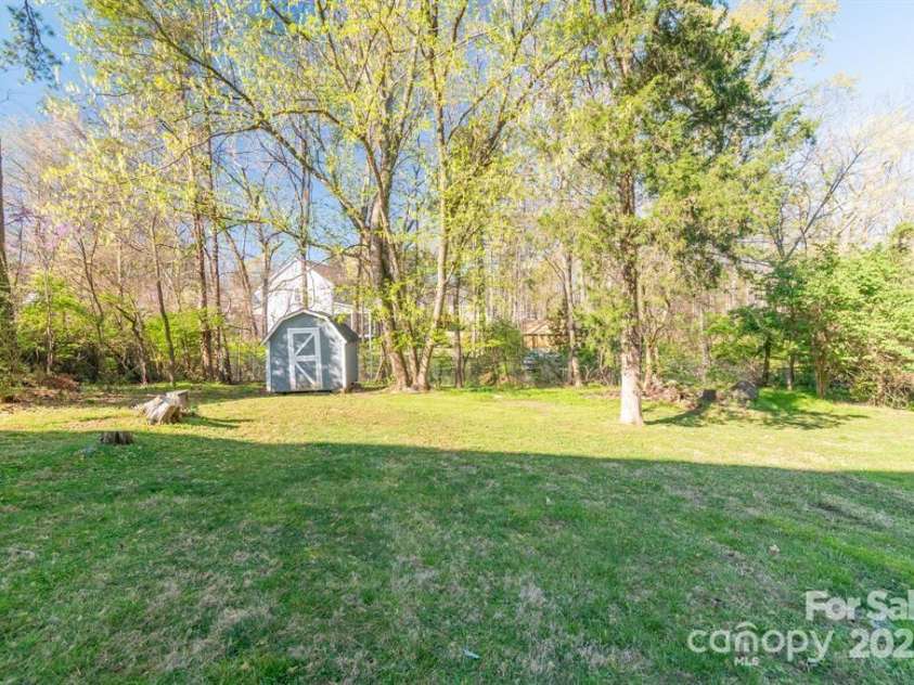 3921 Bon Rea Drive, Charlotte, NC 28226.  MLS# CAR4260621, YatesRealty ID 22598. 