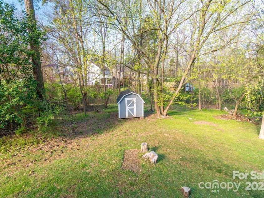 3921 Bon Rea Drive, Charlotte, NC 28226.  MLS# CAR4260621, YatesRealty ID 22598. 