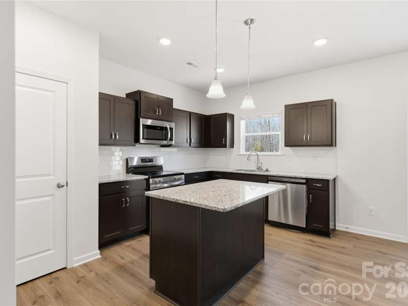 5678 Hagler Loop, Catawba, NC 28609.  MLS# CAR4374584, YatesRealty ID 22598. 