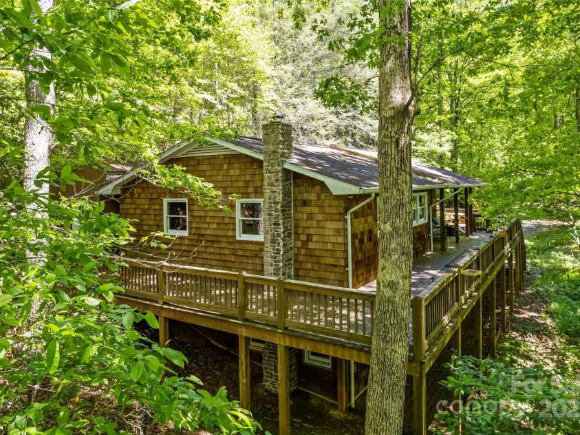 823 Turtle Creek Road, Sylva, NC 28779.  MLS# CAR4264712, YatesRealty ID 22599. 