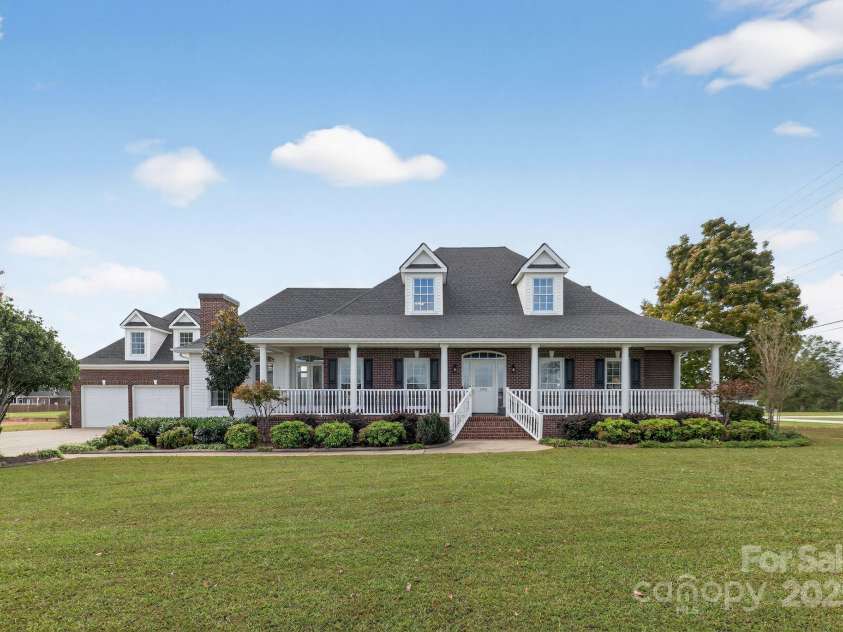 1004 Brockman Road, Greer, SC 29651.  MLS# CAR4312063, YatesRealty ID 226. 1004 - Front