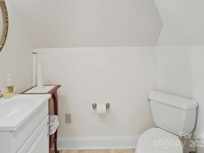 1004 Brockman Road, Greer, SC 29651.  MLS# CAR4312063, YatesRealty ID 226. 1004 - Half-Bath over Garage