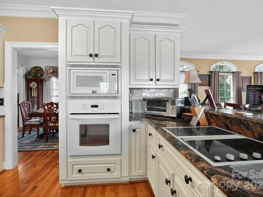 1004 Brockman Road, Greer, SC 29651.  MLS# CAR4312063, YatesRealty ID 226. 1004 - Kitchen 2