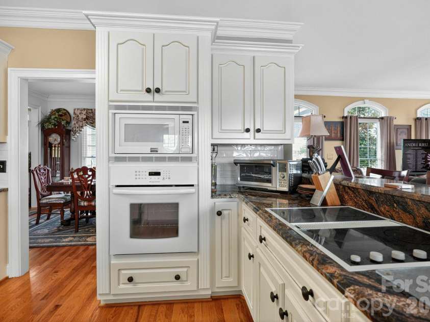 1004 Brockman Road, Greer, SC 29651.  MLS# CAR4312063, YatesRealty ID 226. 1004 - Kitchen 2