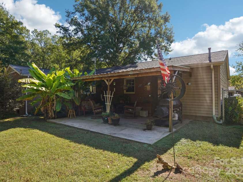 1026 Holly Drive, Gastonia, NC 28054.  MLS# CAR4190173, YatesRealty ID 226. 