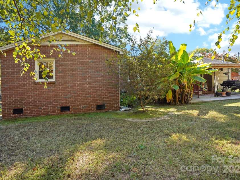1026 Holly Drive, Gastonia, NC 28054.  MLS# CAR4190173, YatesRealty ID 226. 