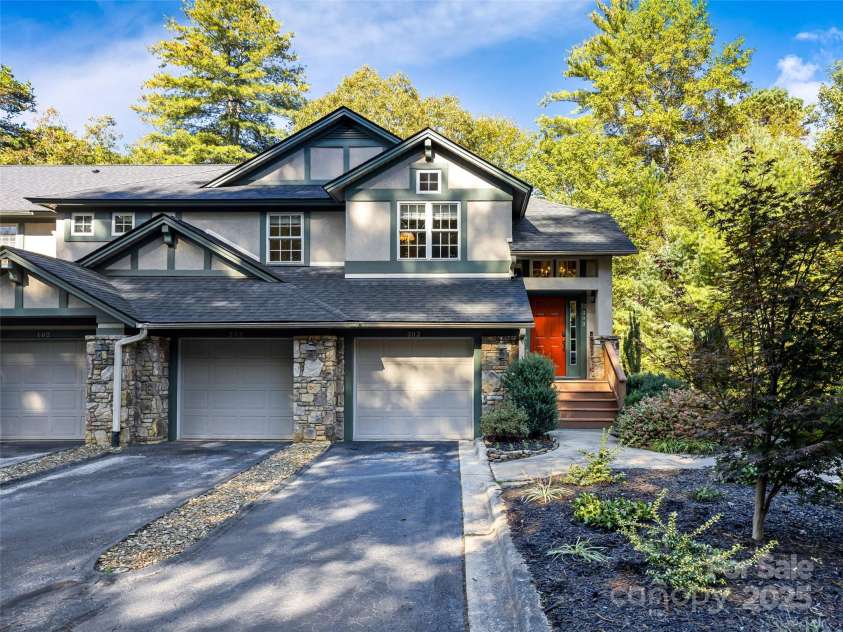 73 Ridgetop Circle, Brevard, NC 28712.  MLS# CAR4307459, YatesRealty ID 226. One car garage