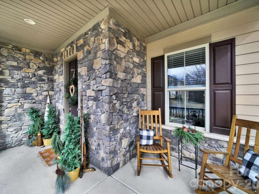 947 Eckerd Drive, Fort Mill, SC 29707.  MLS# CAR4348888, YatesRealty ID 2260. 