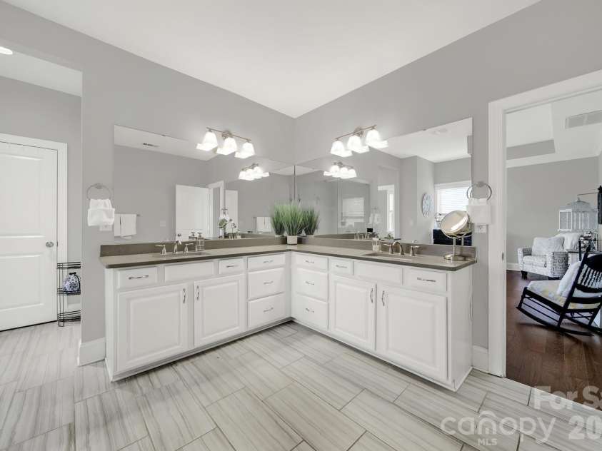 947 Eckerd Drive, Fort Mill, SC 29707.  MLS# CAR4348888, YatesRealty ID 2260. 