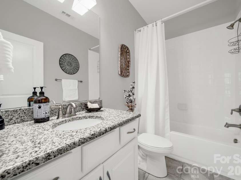 947 Eckerd Drive, Fort Mill, SC 29707.  MLS# CAR4348888, YatesRealty ID 2260. 