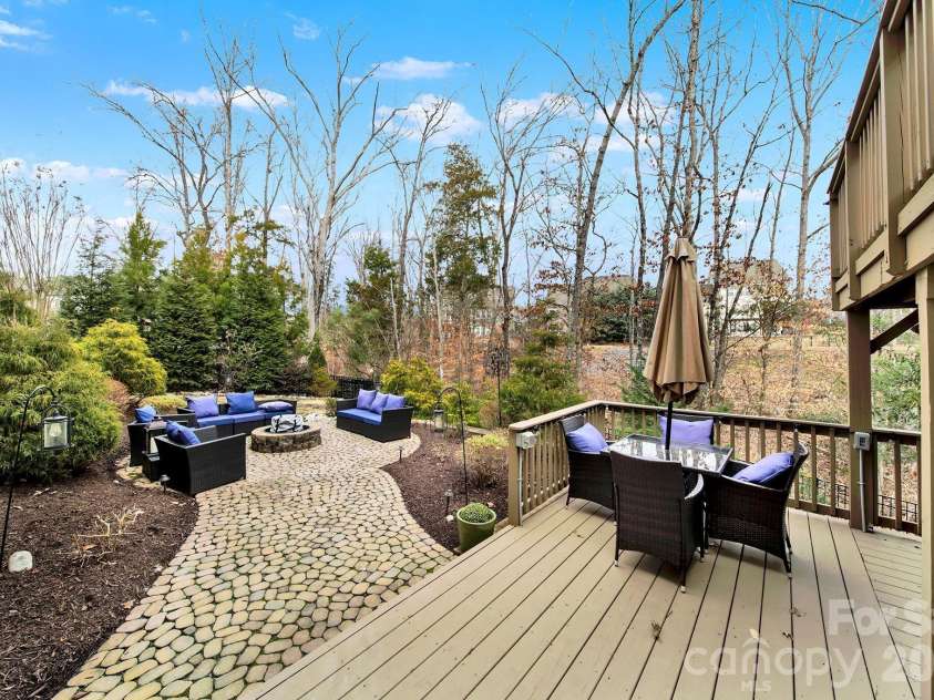 947 Eckerd Drive, Fort Mill, SC 29707.  MLS# CAR4348888, YatesRealty ID 2260. 