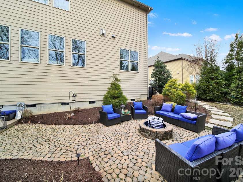 947 Eckerd Drive, Fort Mill, SC 29707.  MLS# CAR4348888, YatesRealty ID 2260. 