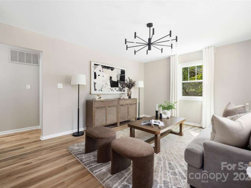 7407 Limerick Drive, Charlotte, NC 28270.  MLS# CAR4274936, YatesRealty ID 22600. 