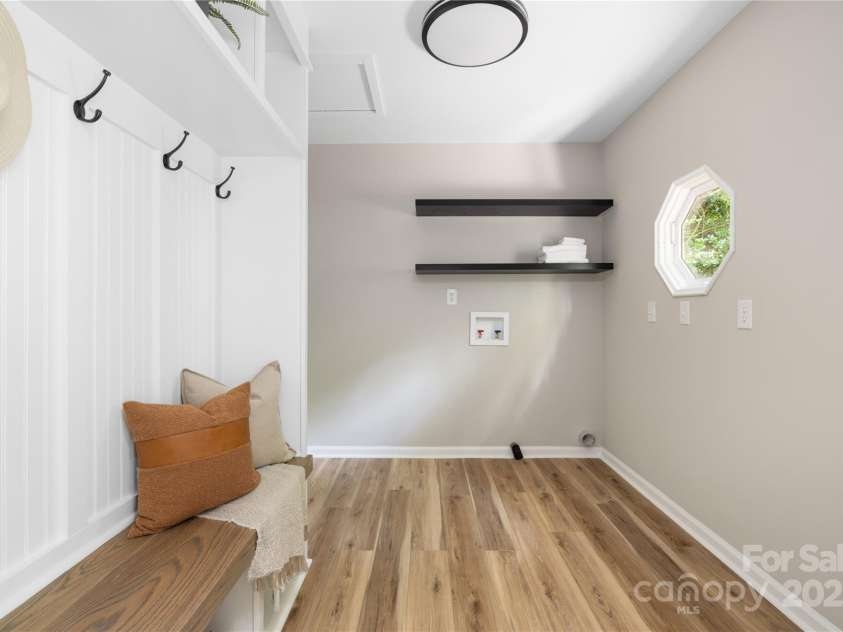 7407 Limerick Drive, Charlotte, NC 28270.  MLS# CAR4274936, YatesRealty ID 22600. 