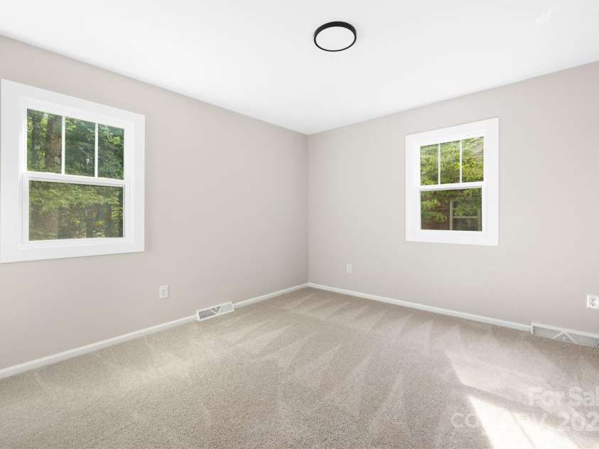 7407 Limerick Drive, Charlotte, NC 28270.  MLS# CAR4274936, YatesRealty ID 22600. 