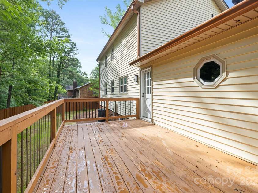 7407 Limerick Drive, Charlotte, NC 28270.  MLS# CAR4274936, YatesRealty ID 22600. 