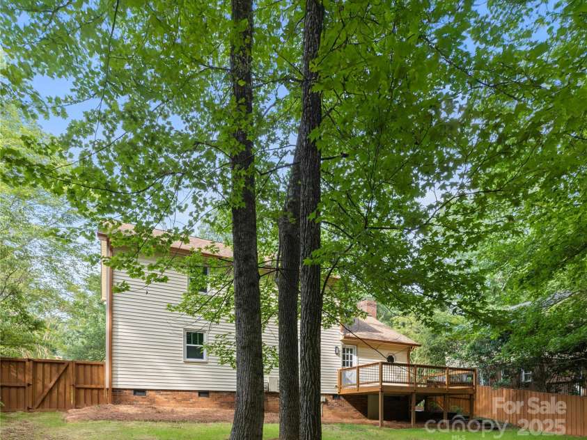 7407 Limerick Drive, Charlotte, NC 28270.  MLS# CAR4274936, YatesRealty ID 22600. 