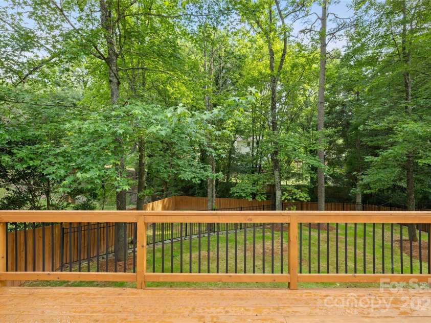 7407 Limerick Drive, Charlotte, NC 28270.  MLS# CAR4274936, YatesRealty ID 22600. 