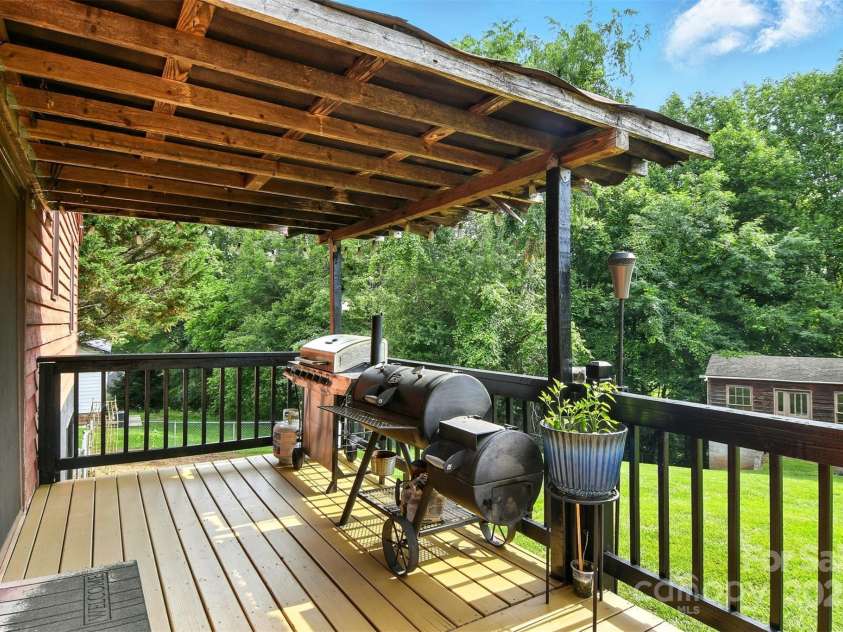 5378 Westwood Drive, Granite Falls, NC 28630.  MLS# CAR4268725, YatesRealty ID 22602. 