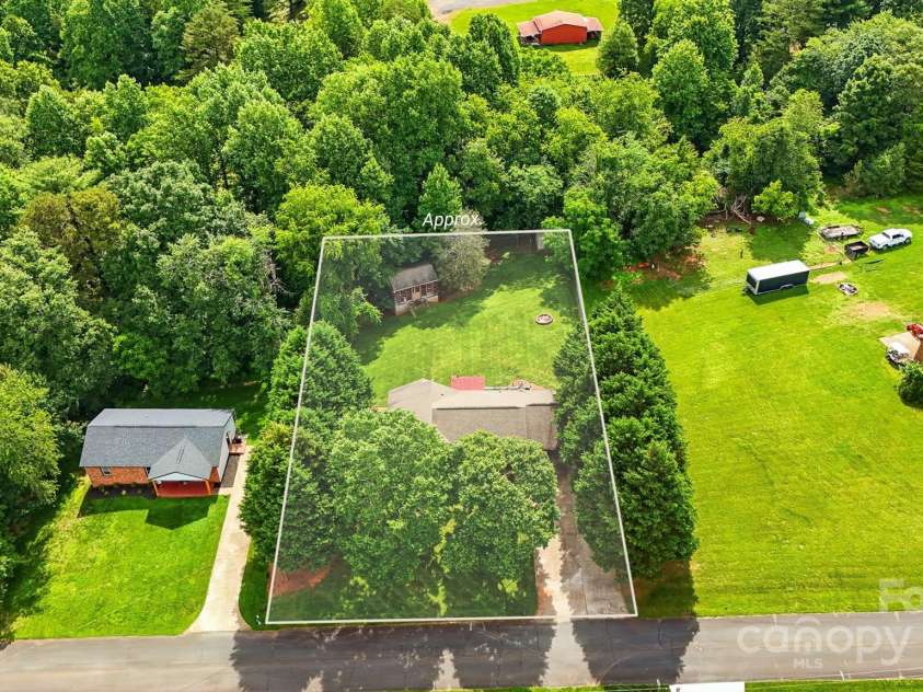 5378 Westwood Drive, Granite Falls, NC 28630.  MLS# CAR4268725, YatesRealty ID 22602. 