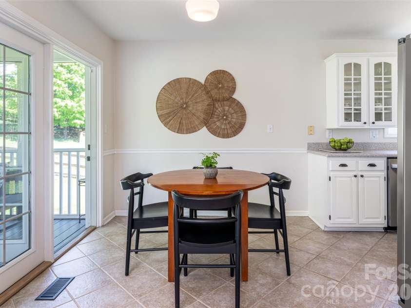 5 Mallory Meadows Court, Arden, NC 28704.  MLS# CAR4374327, YatesRealty ID 22605. 