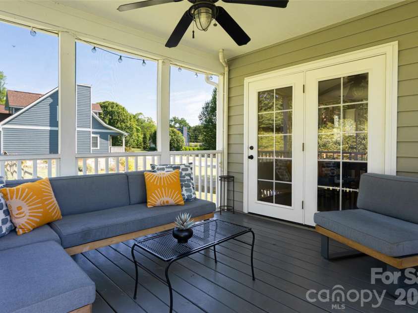 5 Mallory Meadows Court, Arden, NC 28704.  MLS# CAR4374327, YatesRealty ID 22605. 