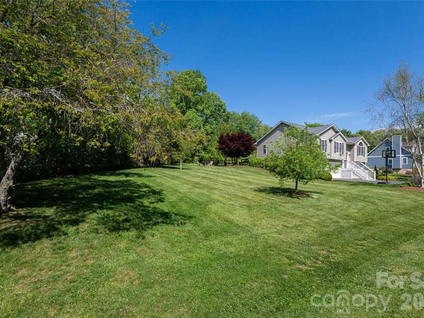 5 Mallory Meadows Court, Arden, NC 28704.  MLS# CAR4374327, YatesRealty ID 22605. 