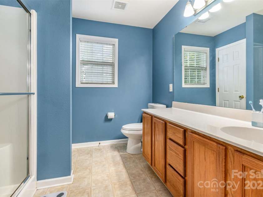 3915 Planters Watch Drive, Charlotte, NC 28278.  MLS# CAR4291739, YatesRealty ID 22606. 